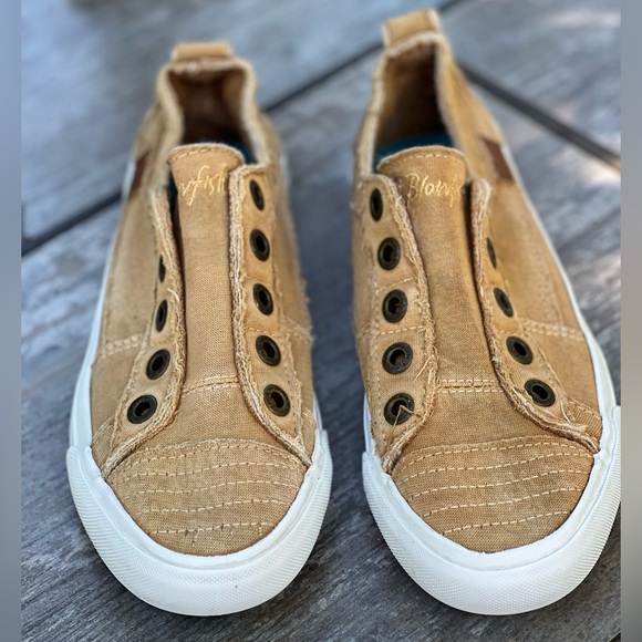 Blowfish Malibu - Picture 2 of 4